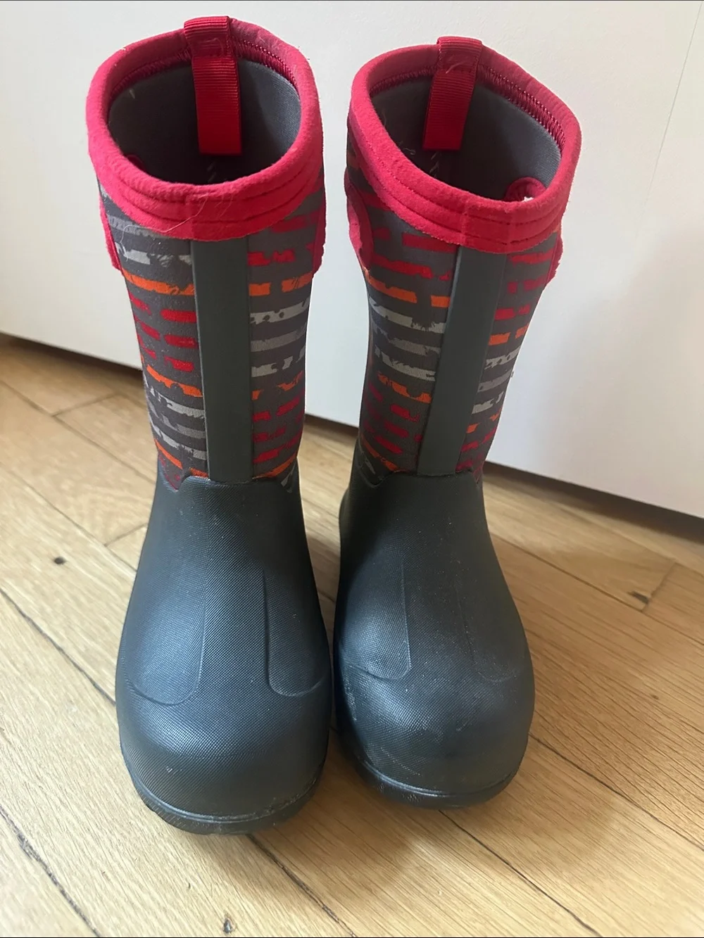 Bogs Pull-On Winter Boots in Gray and Red